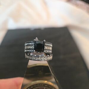 Silver with black and clear stones wedding set size 7 new and unused